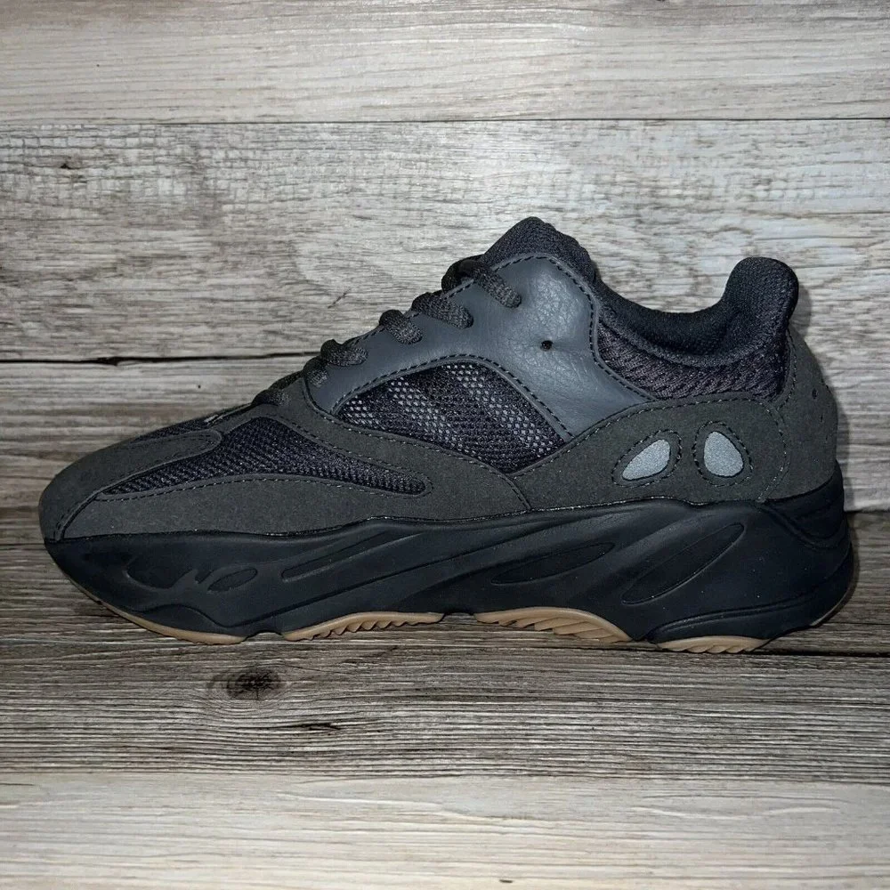 NEW Adidas Yeezy Boost 700 V1 Utility Black Mens Size 7.5 FV5304 Fashion… - Picture 8 of 11
